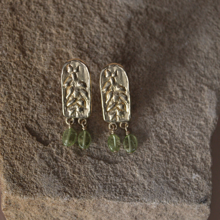 Yucca & Peridot Posts